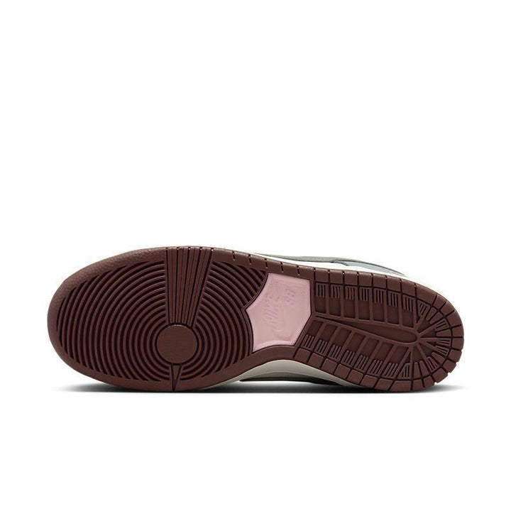 Nike Dunk Low – Feather Gray Suede Panel Limited Edition