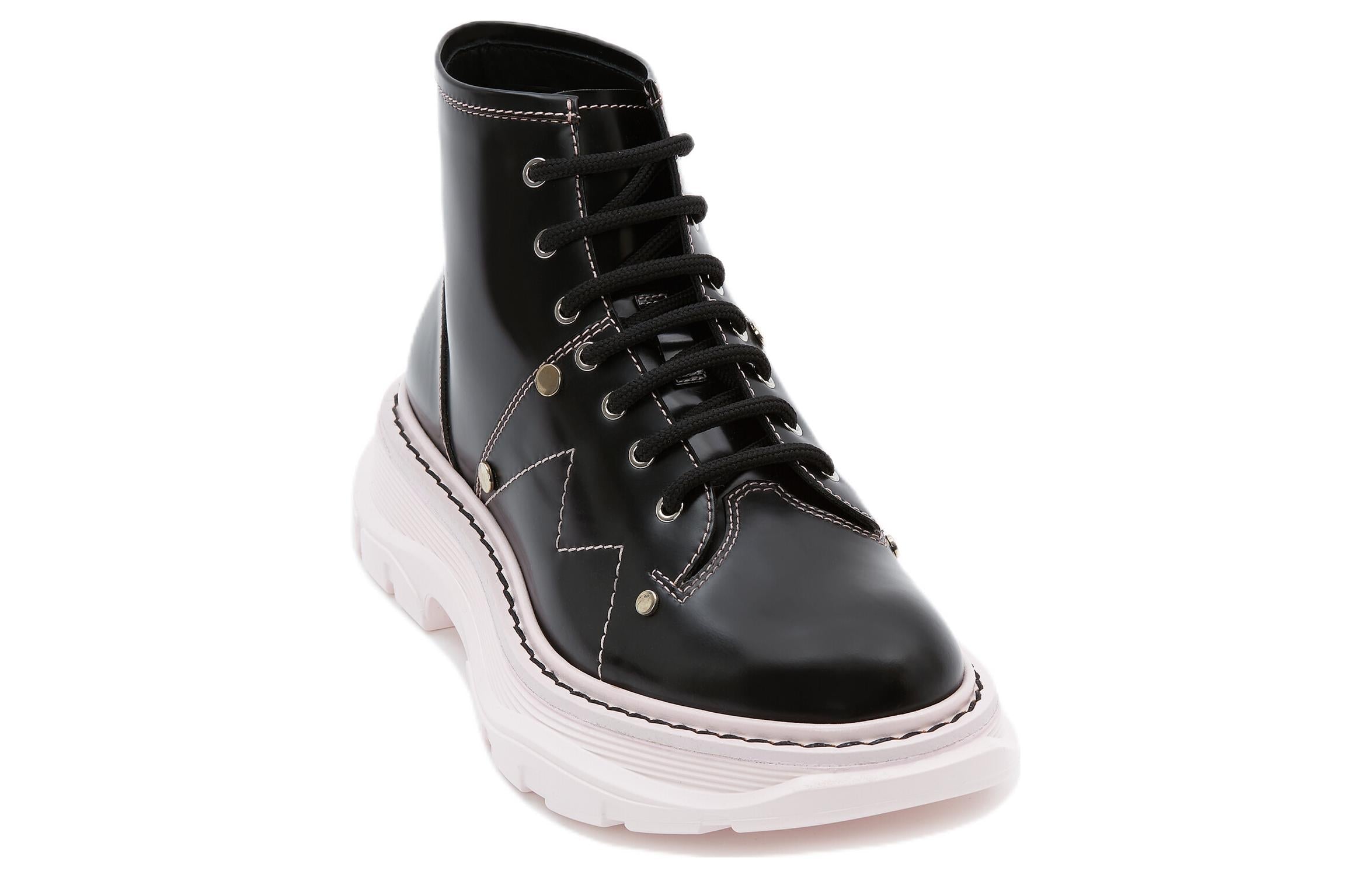(WMNS) Alexander McQueen Tread Lace-Up Boot 'Black Pink' 595469WHZ811488 #