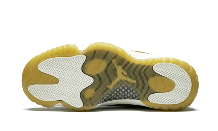 AIR JORDAN 11 RETRO WMNS "Neutral Olive" AR0715 200