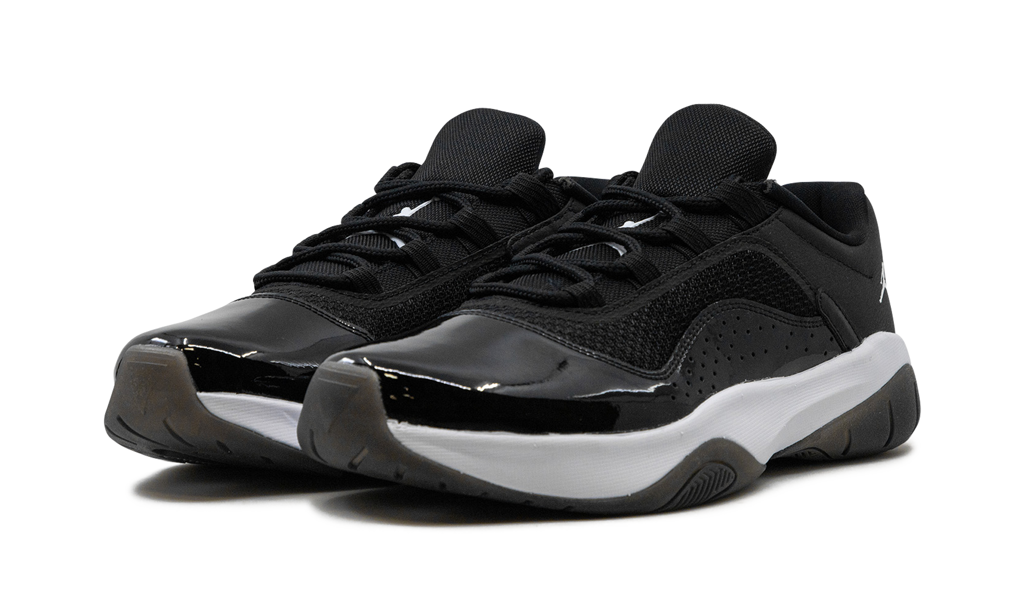 Air Jordan 11 CMFT Low "Black/White" FN6787 010