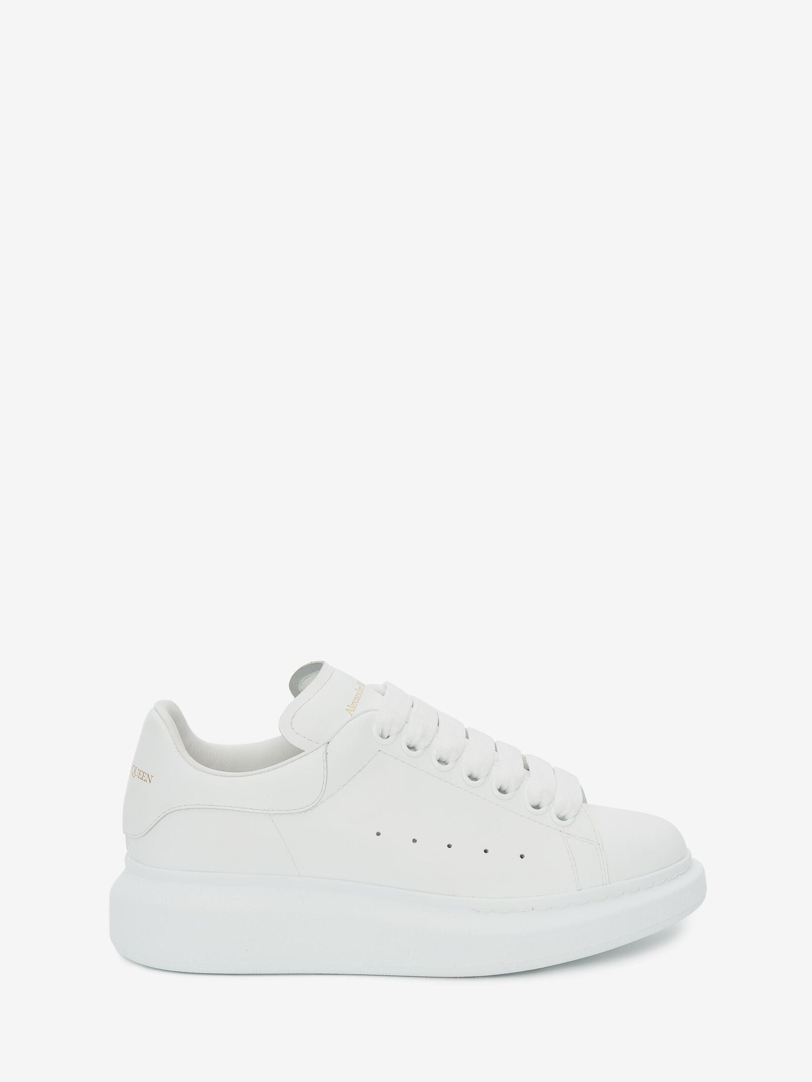 Women's Oversized Sneaker in White/black - SpinServe