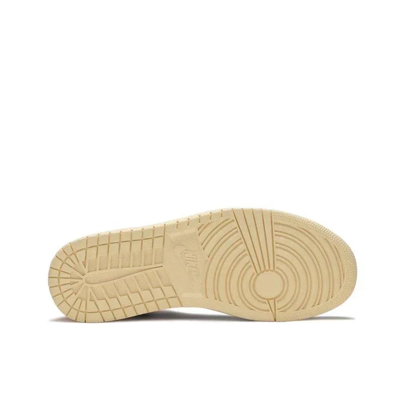 Retro High 1 – Cracked Orange Edition