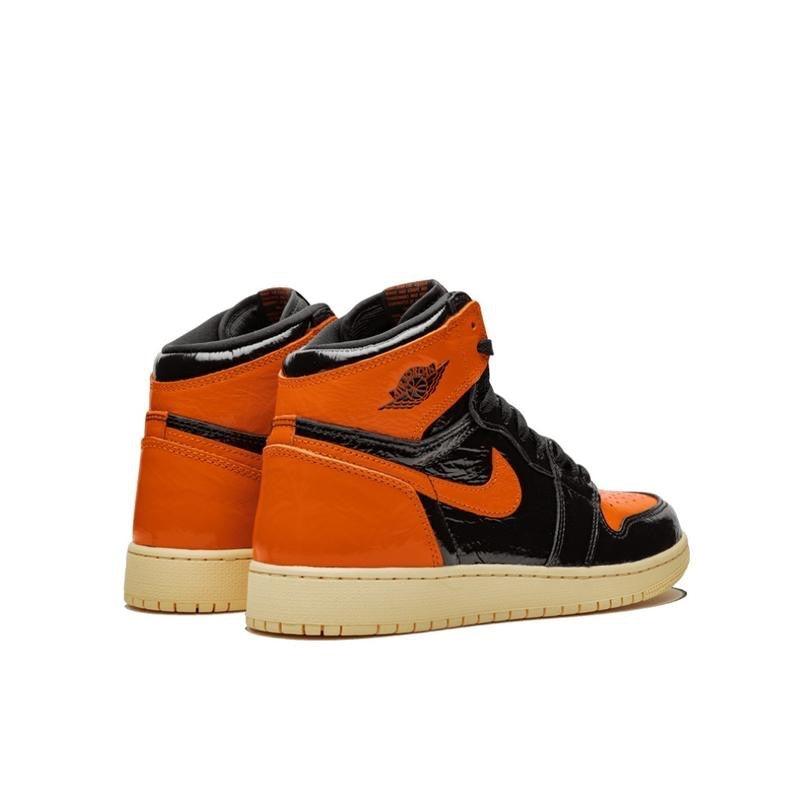 Retro High 1 – Cracked Orange Edition