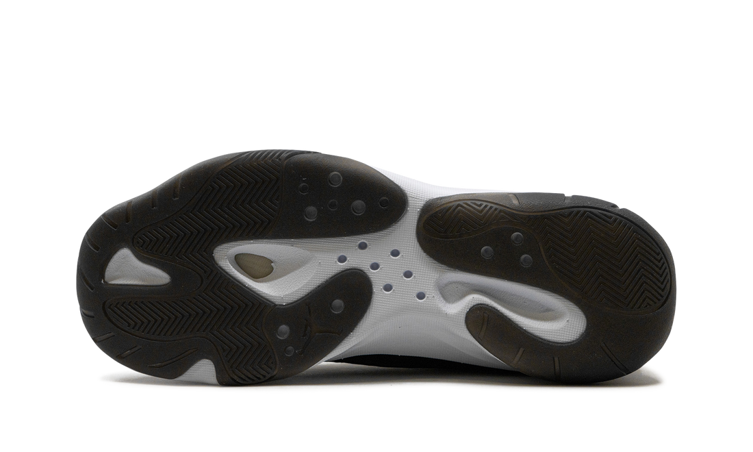 Air Jordan 11 CMFT Low "Black/White" FN6787 010